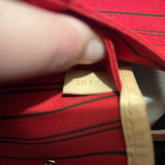 $1500 in Edmonton Louis Vuitton neverfull - Picture 10 of 11